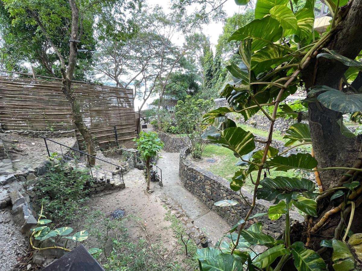 Casita Ysabel Bed & Breakfast Batangas Екстериор снимка