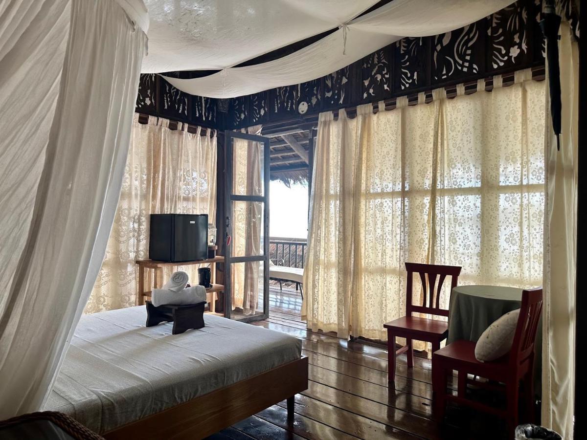 Casita Ysabel Bed & Breakfast Batangas Екстериор снимка