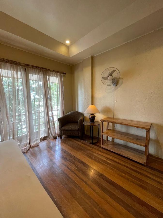 Casita Ysabel Bed & Breakfast Batangas Екстериор снимка