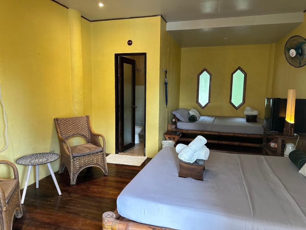 Casita Ysabel Bed & Breakfast Batangas Екстериор снимка
