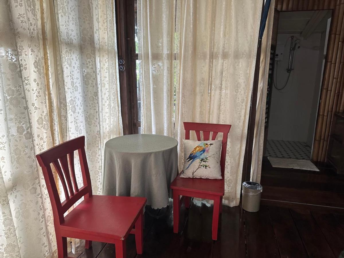 Casita Ysabel Bed & Breakfast Batangas Екстериор снимка
