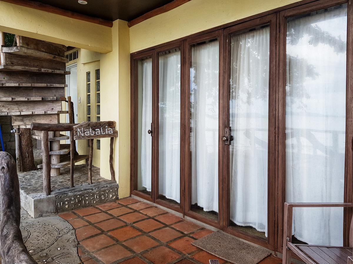 Casita Ysabel Bed & Breakfast Batangas Екстериор снимка